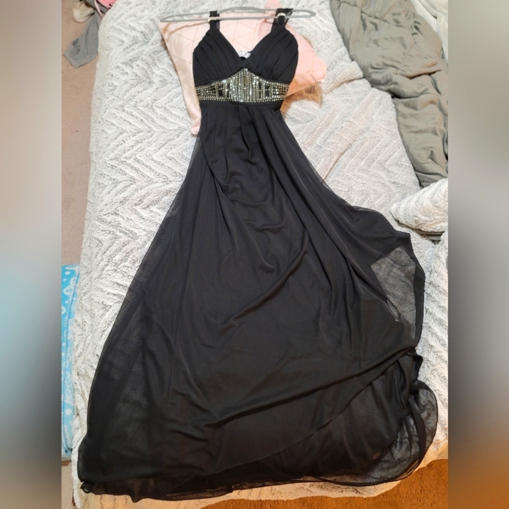 Elegant Black Evening Gown/W Beading. Lightweight Multi Layer. S 8/10 TRIXXI